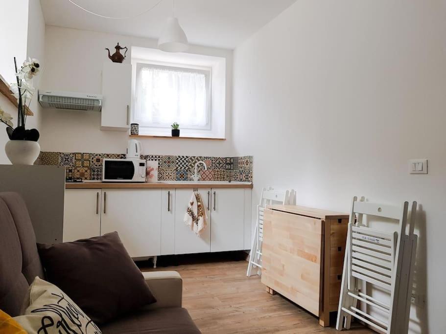 Thekeystudio, Studio Beige Nel Centro, 4 Minuti Dal Mare Bordighera Exterior foto